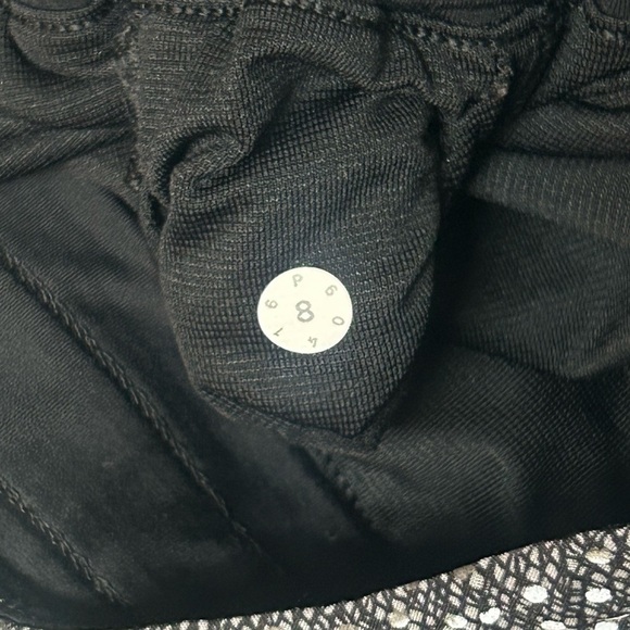 Lululemon Hotty Hot 4” Short Reflective
Frozen Fizz Reflective Silver Size 8 - Picture 5 of 9